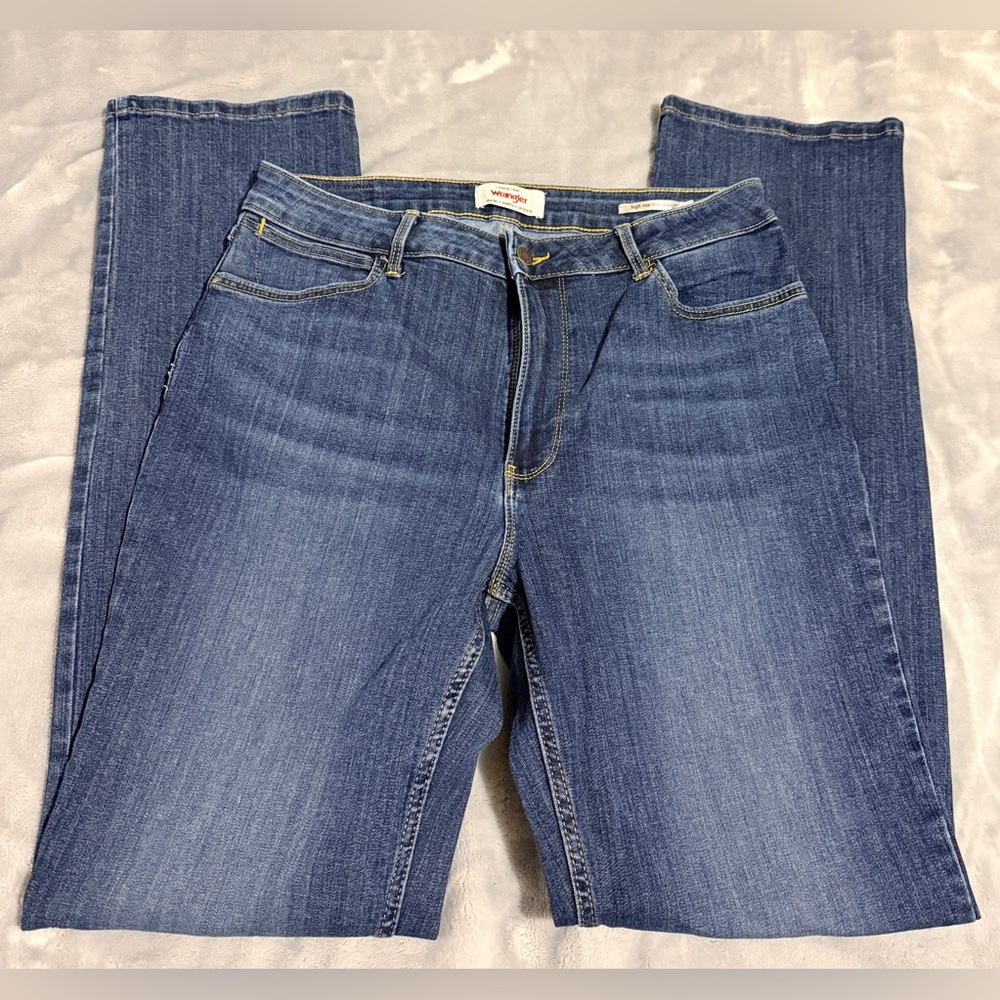 Women’s Wrangler High Rise Straight Leg Jeans Size 14 34 Inch Inseam